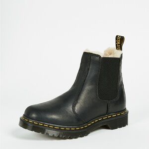 dr martens leonore sherpa chelsea boots